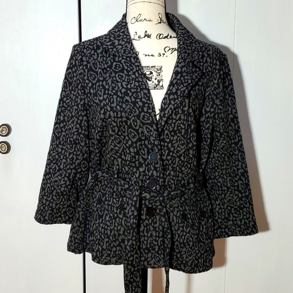 Susan Bristol- Womens Dark Gray Black Soft knit Belted Geometric Print coat Sz.L - Picture 1 of 8